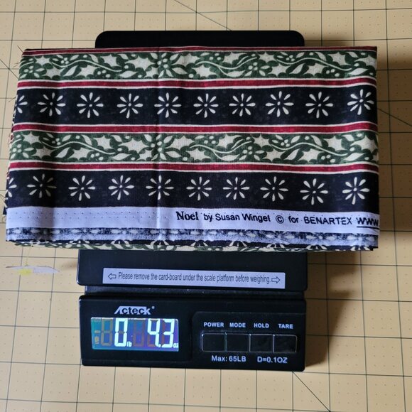 1 YARD Green & Red Striped Patterned "NOEL" By Susan Winget For Benartex - Picture 4 of 5